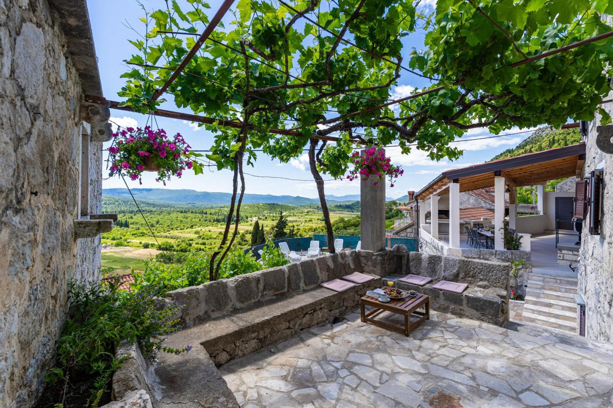 Private Pool - Meditteranean Peace