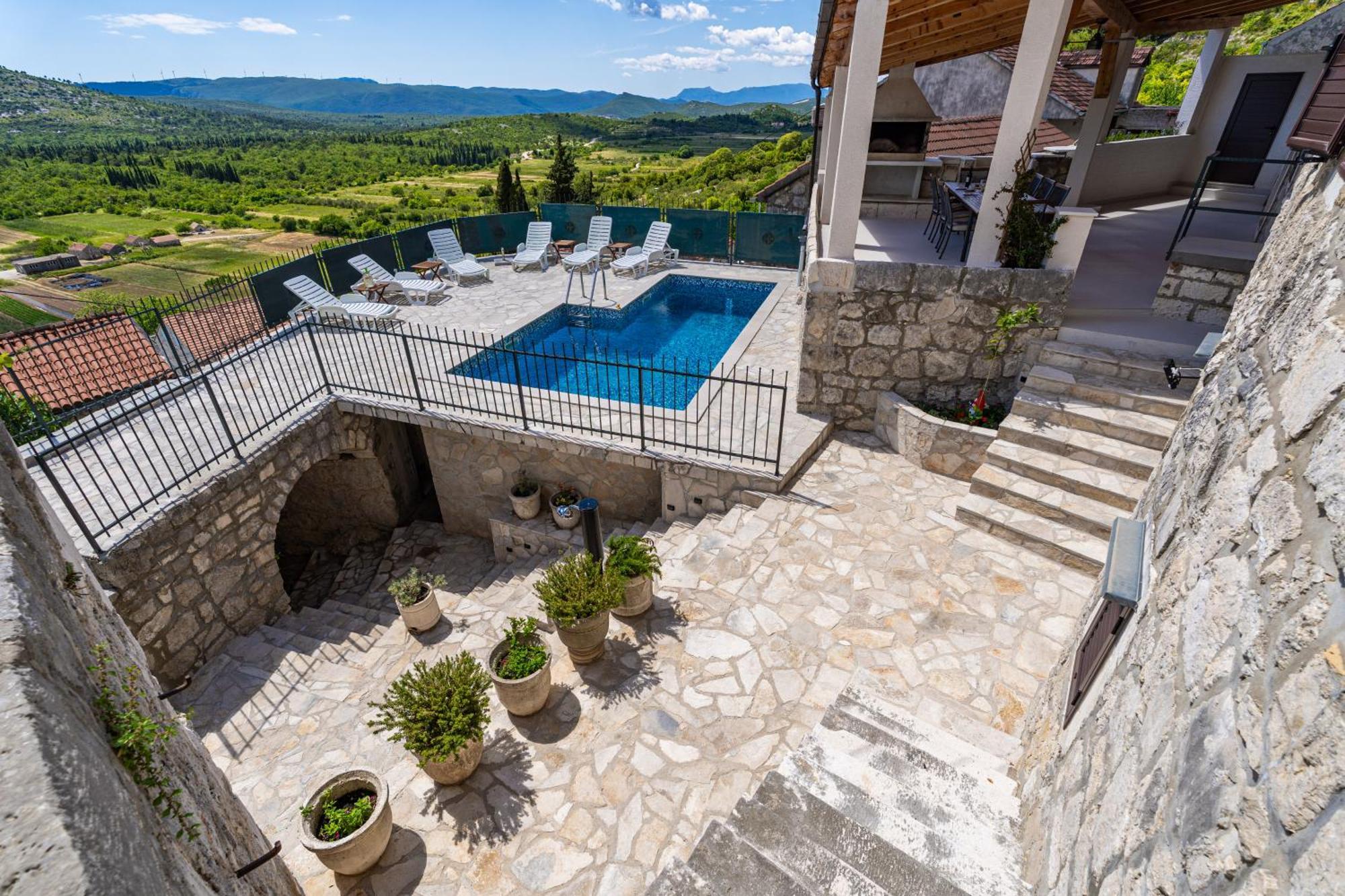 Private Pool - Meditteranean Peace Case de vacanță Slano